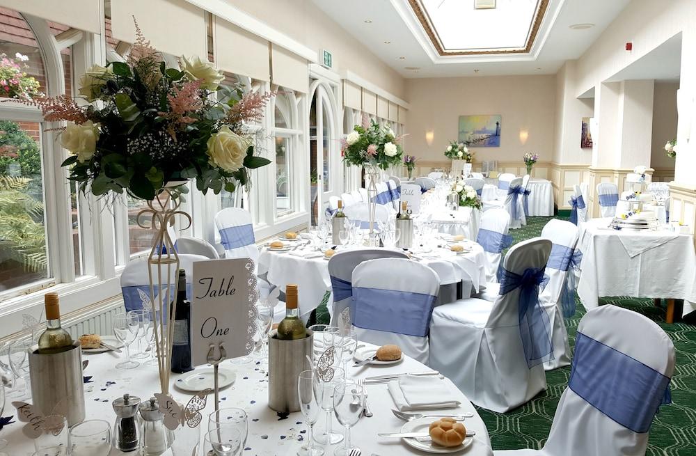 The Birch Hotel Haywards Heath Exteriör bild