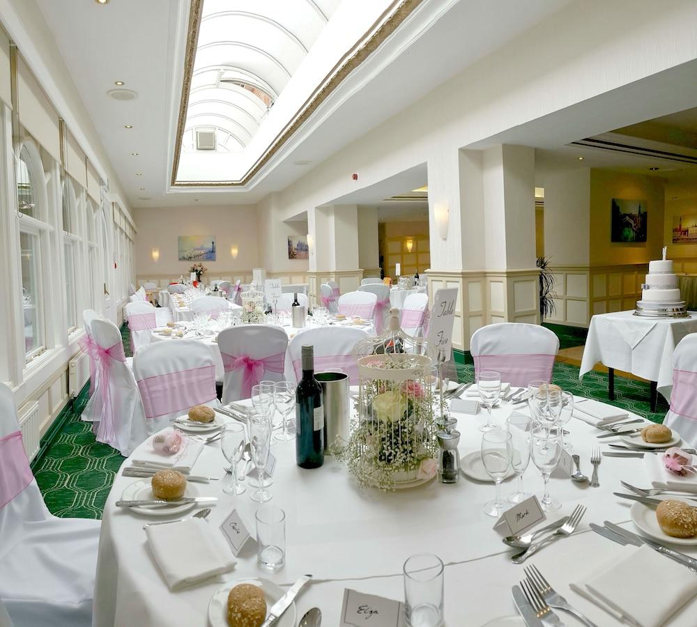 The Birch Hotel Haywards Heath Exteriör bild